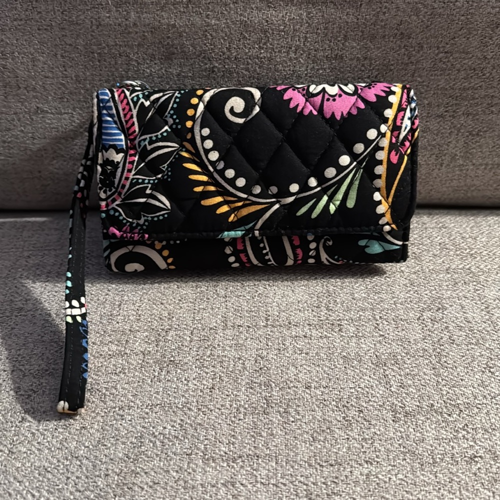 Vera Bradley Bandana Swirl All-in-one Wristlet Wallet - Picture 2 of 8